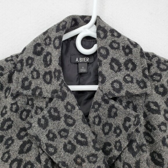A. Byer Jacket Women's Batwing Sleeve Belted Parka Animal Print Gray Black Small - Picture 6 of 12